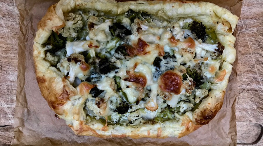 BROCCOLI AND CAULIFLOWER GALETTE WITH LEEKS AND RICOTTA - SERVES 4-6 DEPENDING ON HOW GREEDY YOU ARE!
