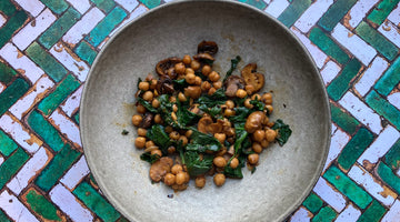 SPANISH STYLE MUSHROOMS WITH CHICKPEAS AND SPINACH - SERVES 2/3