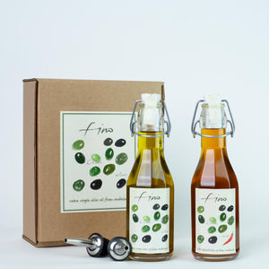 SPANISH OLIVE OIL GIFT BOX - 250ML EXTRA VIRGIN OLIVE OIL AND 250ML CHILLI OIL WITH TWO CHROME POURERS 